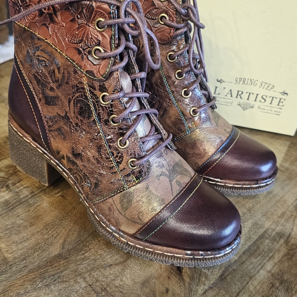 Floral Lace-Up Boots in Brown and Gold - Picture 3 of 9